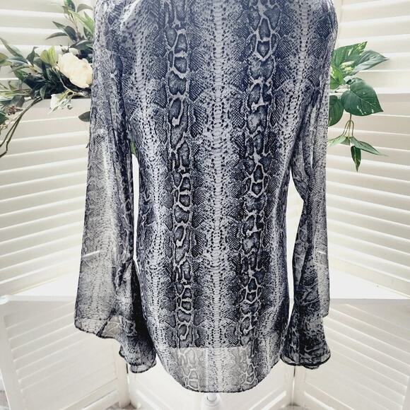 SHOW ME YOUR MUMU GRAY/BROWN SNAKE PRINT WITH RUFFLE SLEEVE SIZE SMALL - Picture 4 of 6
